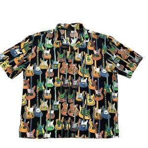 FENDER / DA VINCI Vintage Guitars All Over Mens Short Sleeve Button Up Shirt XL.